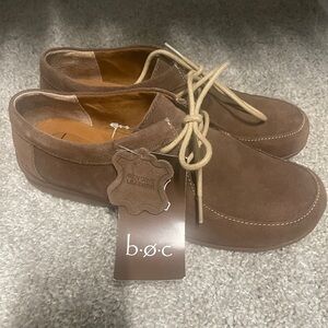 NWT boc leather shoes